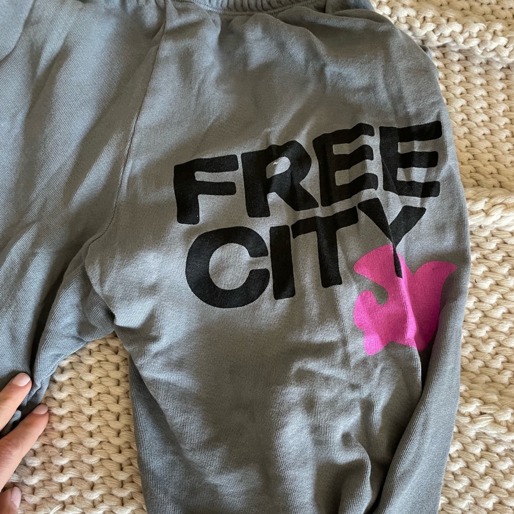 Free city sweatpants